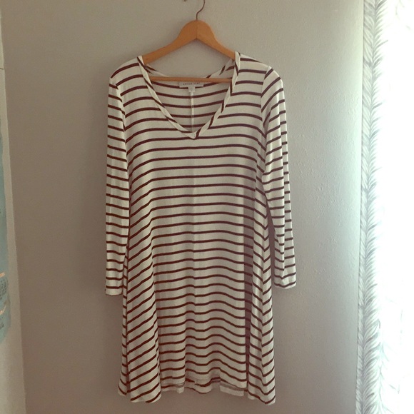 Amour Vert Dresses & Skirts - Amour Vert Size Large Striped V-Neck Modal Dress.